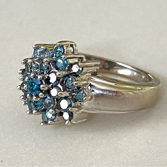 Huge Blue Diamond Cluster Ring, 10k White Gold, Sz 7, EUC - Picture 2 of 11